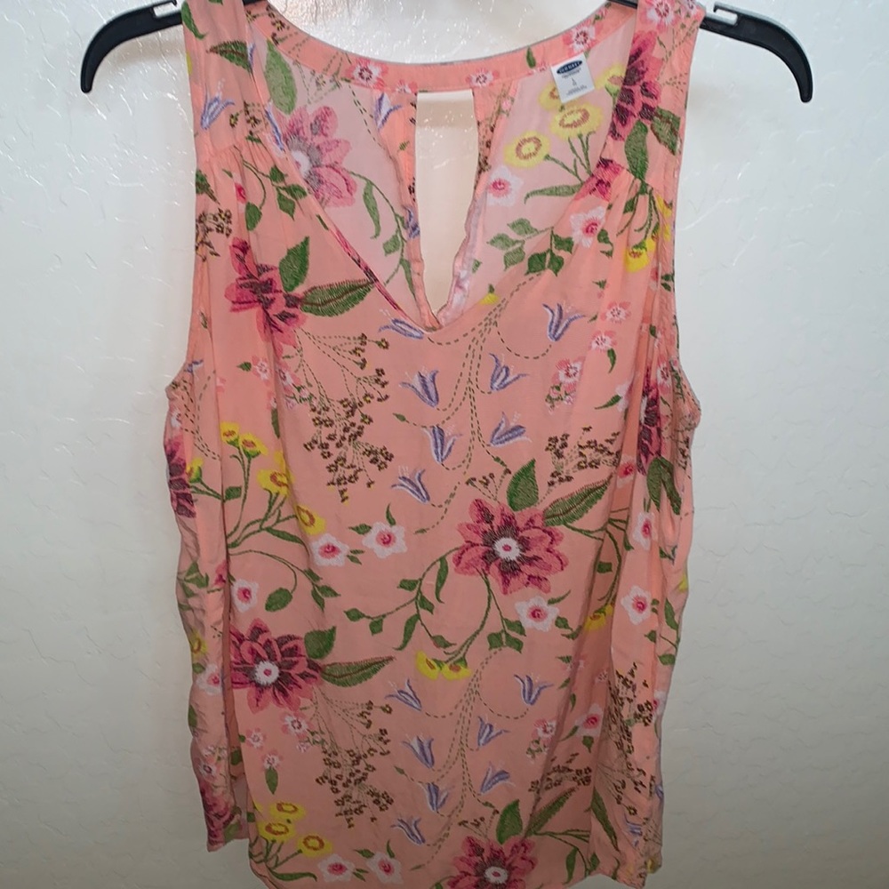 Old Navy pretty floral top